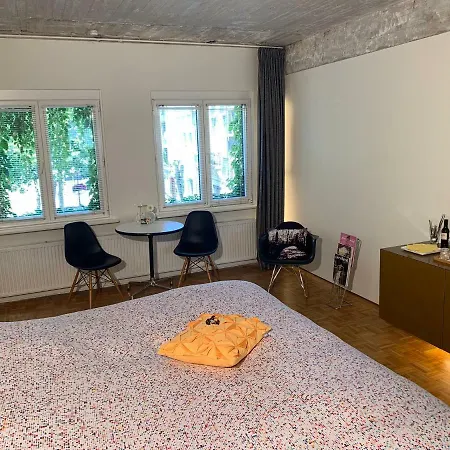Yellow Submarine Bed & Breakfast Antwerp